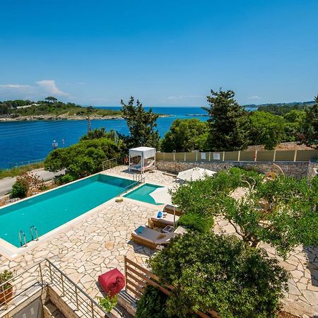 Villa Terra Del Nonno With Sea Views & Pool Gaios Exterior photo