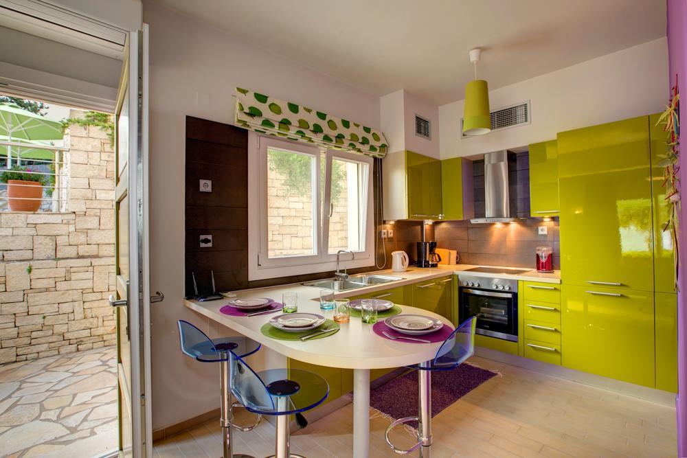 Villa Terra Del Nonno With Sea Views & Pool Gaios Room photo