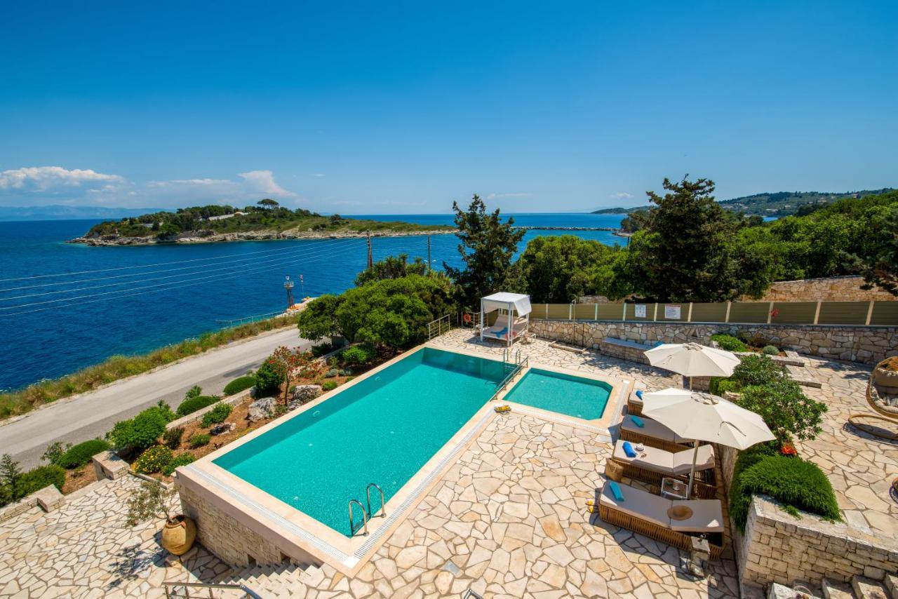 Villa Terra Del Nonno With Sea Views & Pool Gaios Exterior photo