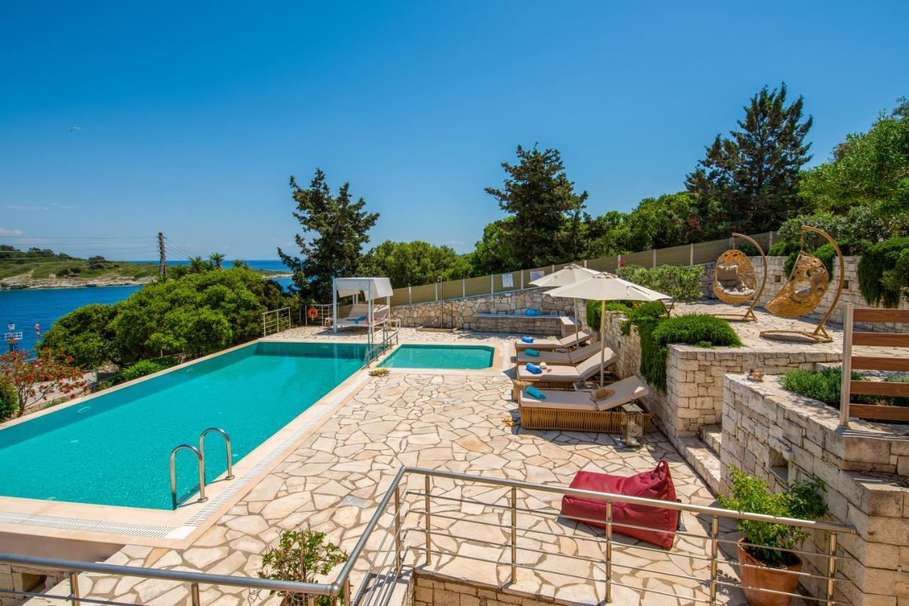 Villa Terra Del Nonno With Sea Views & Pool Gaios Exterior photo