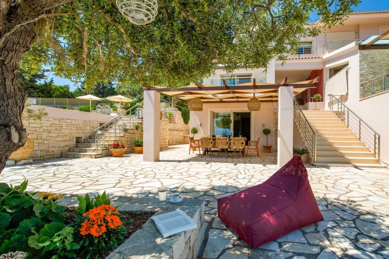 Villa Terra Del Nonno With Sea Views & Pool Gaios Exterior photo