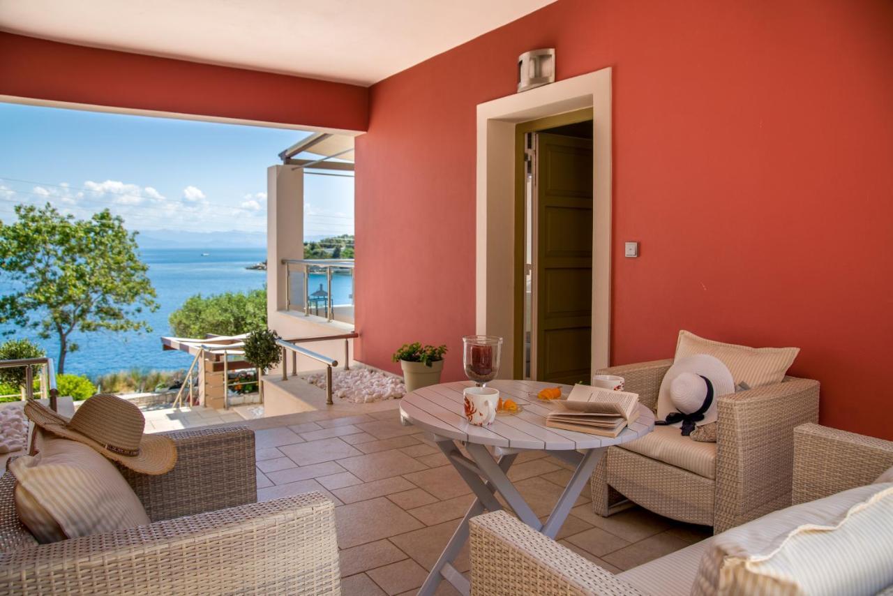 Villa Terra Del Nonno With Sea Views & Pool Gaios Exterior photo