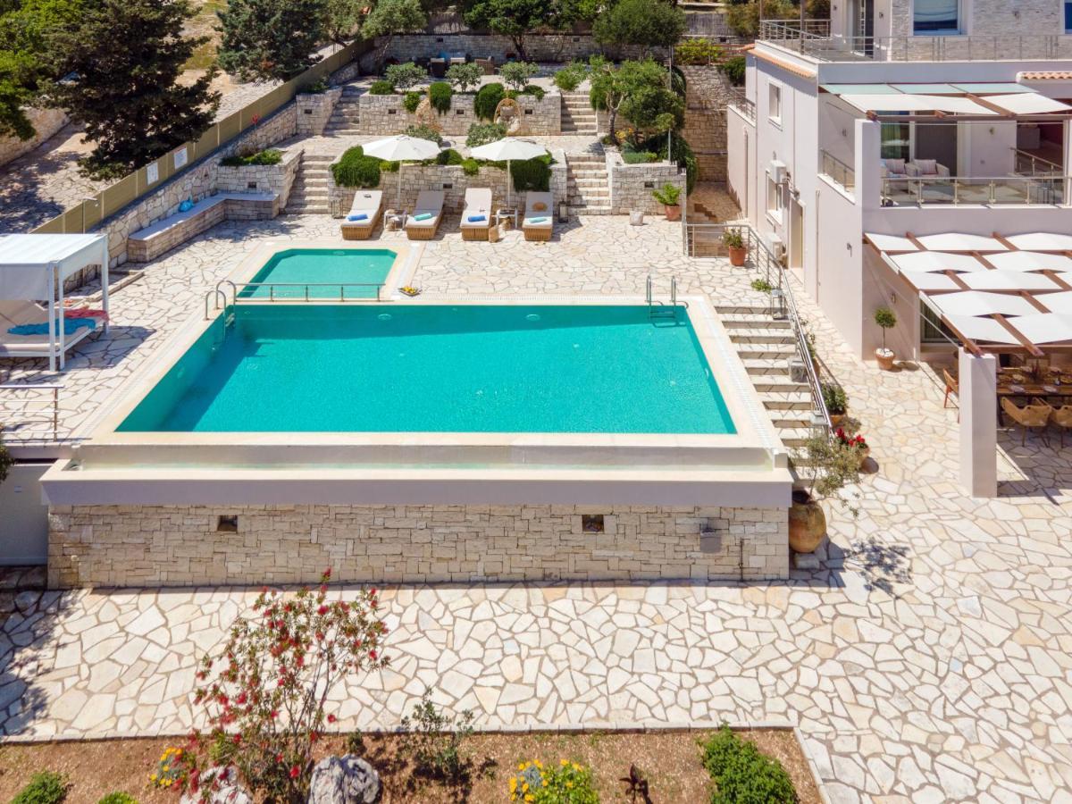 Villa Terra Del Nonno With Sea Views & Pool Gaios Exterior photo