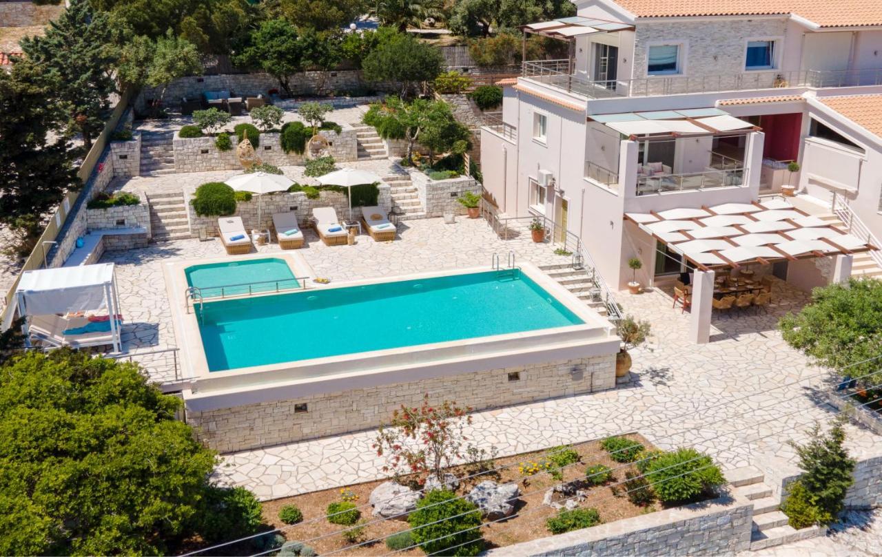 Villa Terra Del Nonno With Sea Views & Pool Gaios Exterior photo