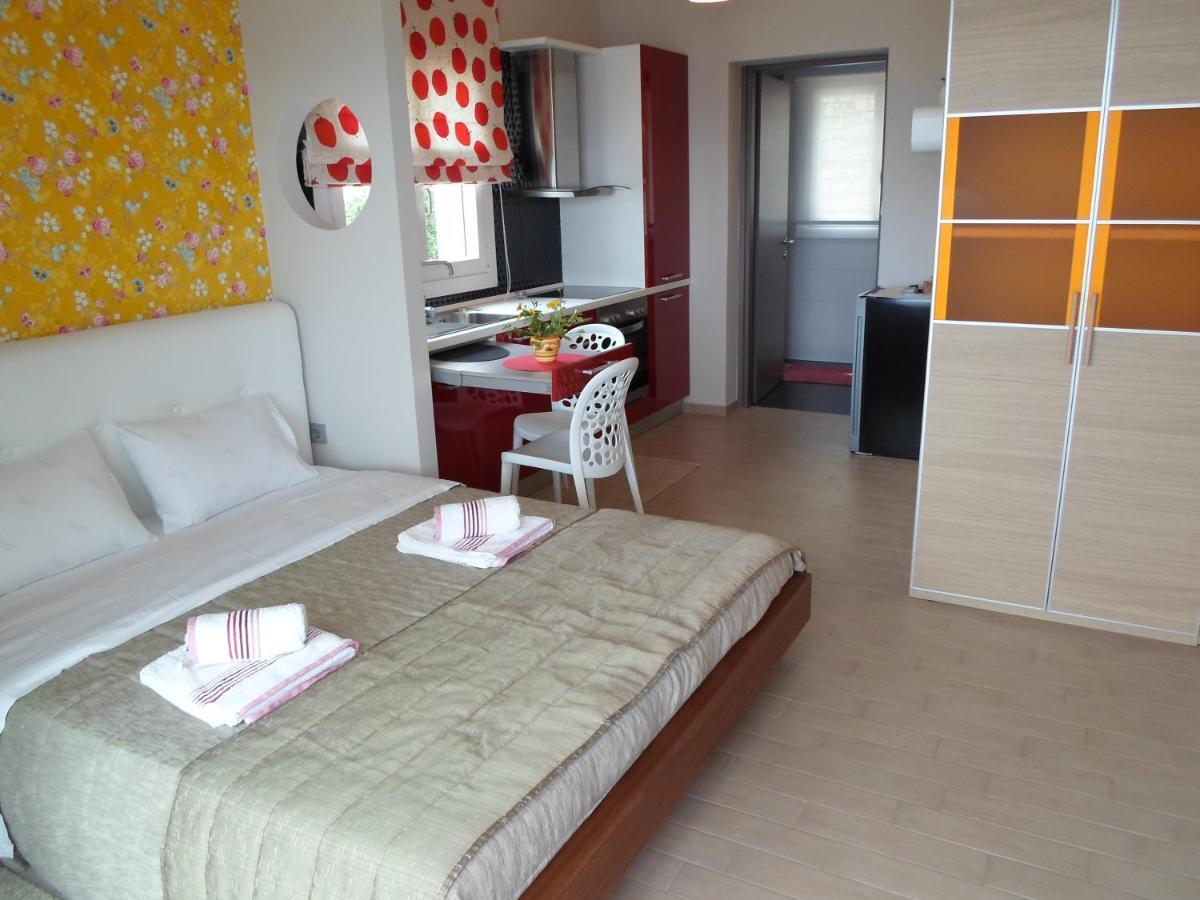Villa Terra Del Nonno With Sea Views & Pool Gaios Room photo
